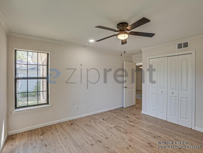 Building Photo - 8826 Bruton Rd