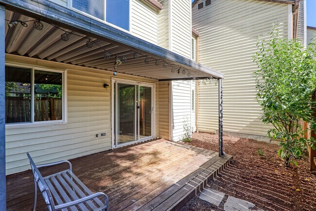 Building Photo - 5751 SW 204th Pl