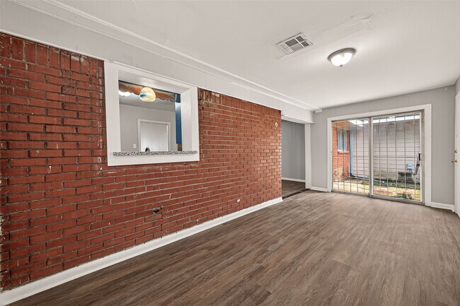 Building Photo - 3815 Love St
