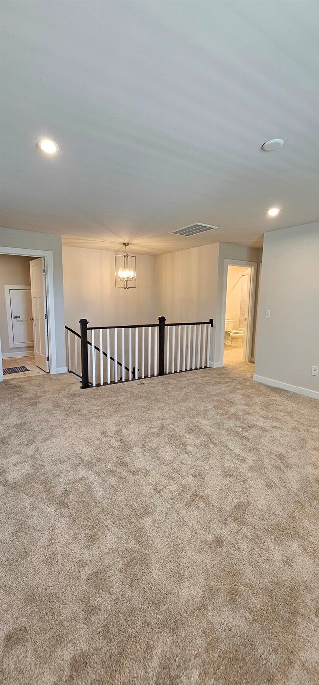 Building Photo - 2313 Hazel Wy