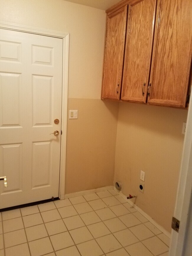 Building Photo - Briggs Ranch Home with RV Parking!