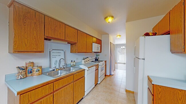 Building Photo - 468 Minnesota Cir