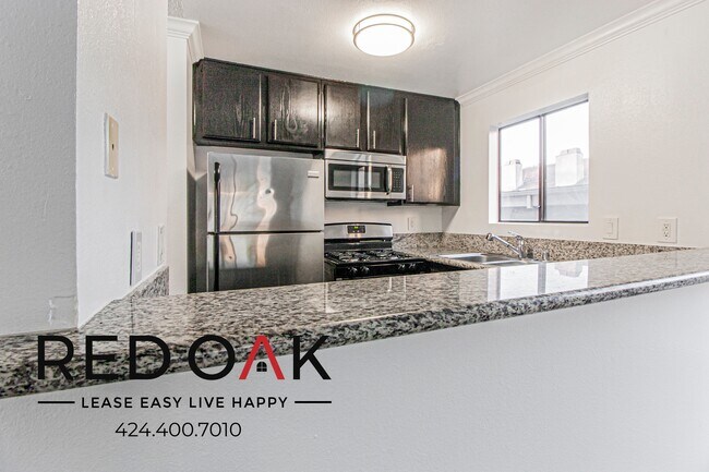 Building Photo - 1522 N Formosa Ave