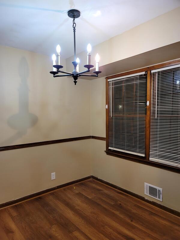 Building Photo - 449 Hickory Trl
