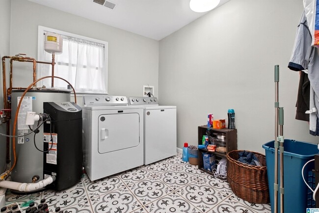 Building Photo - 1112 Blue Ridge Blvd