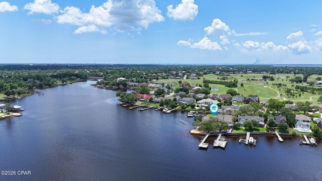 Building Photo - 2718 Country Club Dr
