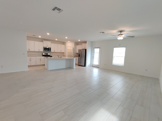 Building Photo - Spacious 5-Bedroom Home with First-Floor Owner's Suite in Land O' Lakes