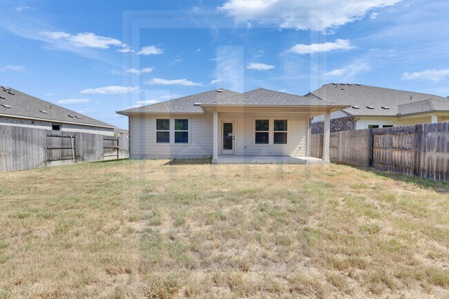 Building Photo - 135 Hackberry Ln