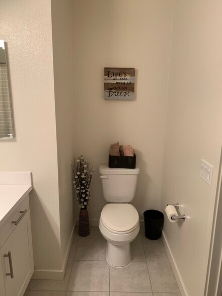 Master Bedroom #1 Private Bathroom - 341 Magnet