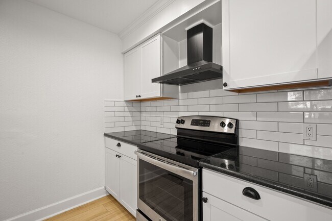 Building Photo - 1512 W Mesa Park Dr