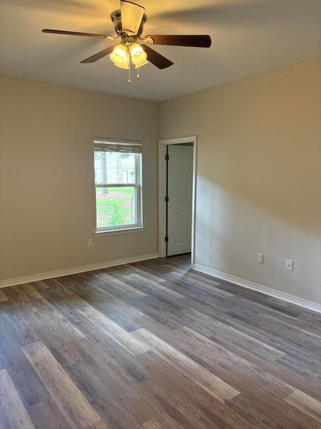 Building Photo - 214 Ladue Ave