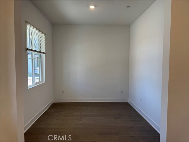 Building Photo - 114 Pansy