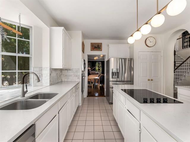 Building Photo - 672 Oakdale Dr