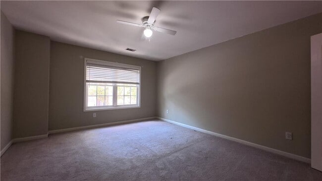 Building Photo - 2398 Meadow Falls Ln
