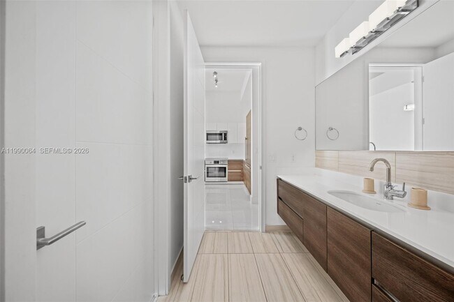 Building Photo - 301 Altara Ave