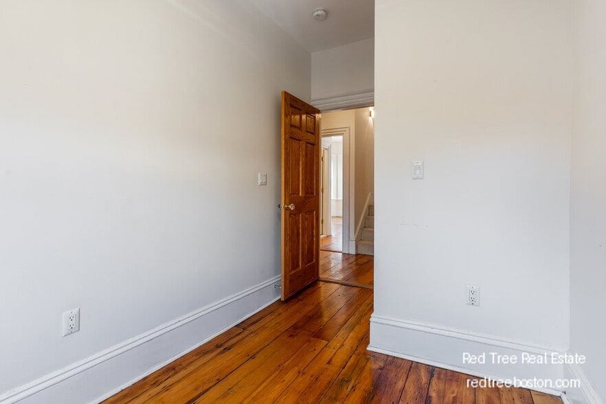 Building Photo - 1609 Tremont St