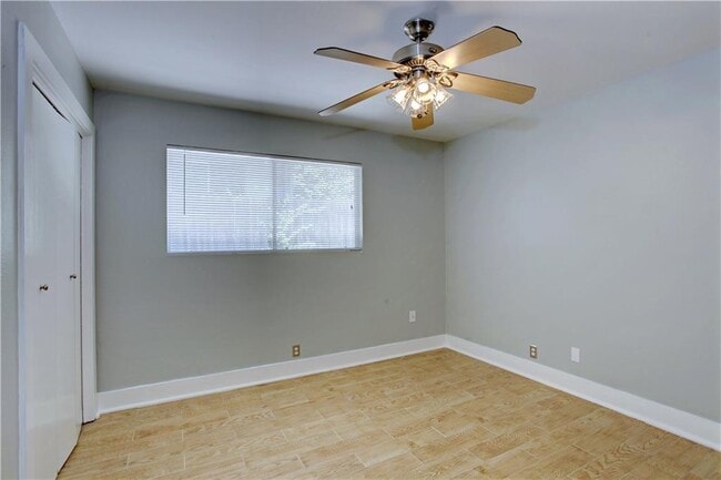 Building Photo - 2313 La Casa Dr