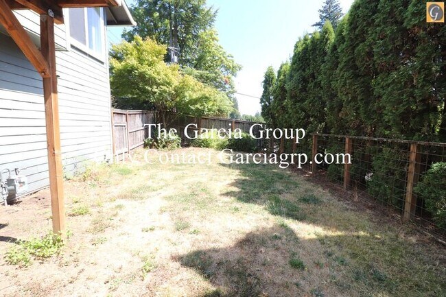 Building Photo - 7621 SW 25th Ave