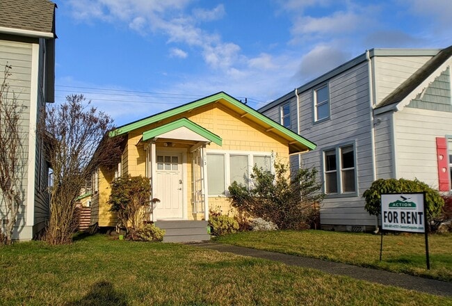Building Photo - Fully furnished 1 bed 1 bath in Port Angeles