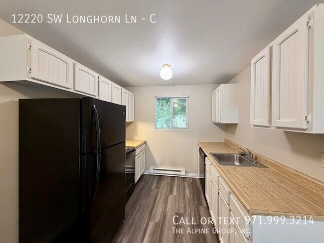 Building Photo - 12220 SW Longhorn Ln