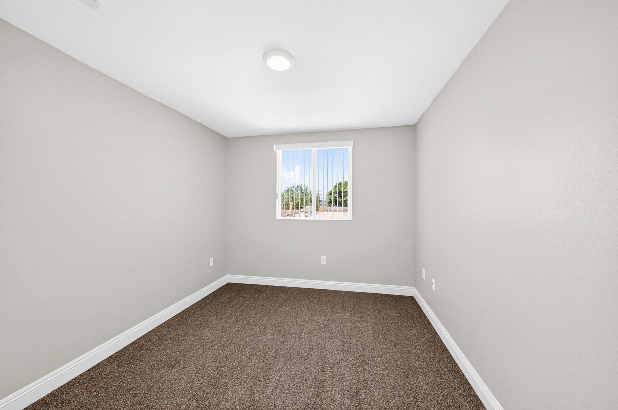 Building Photo - 11227 Towne Ave