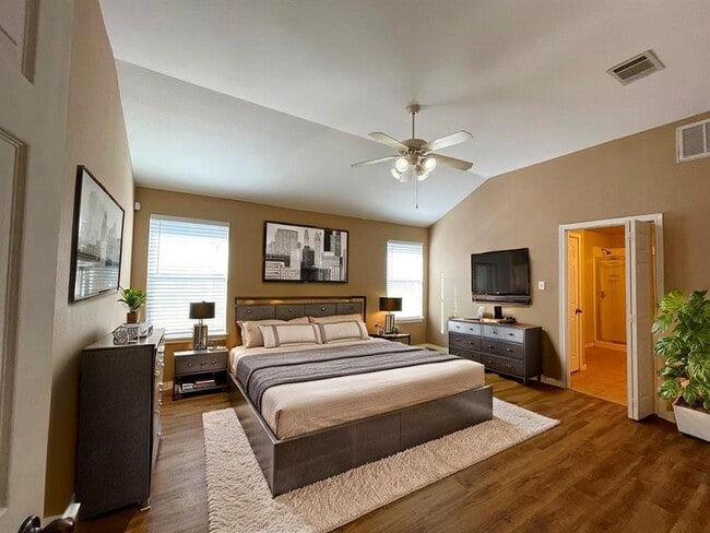 Building Photo - 145 Amber Ash Dr