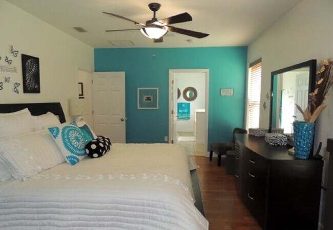 Building Photo - 14228 NW 23rd Ln