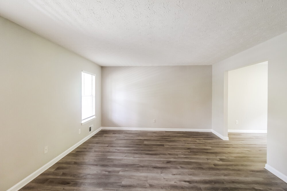 Building Photo - 121 River Trace Ct