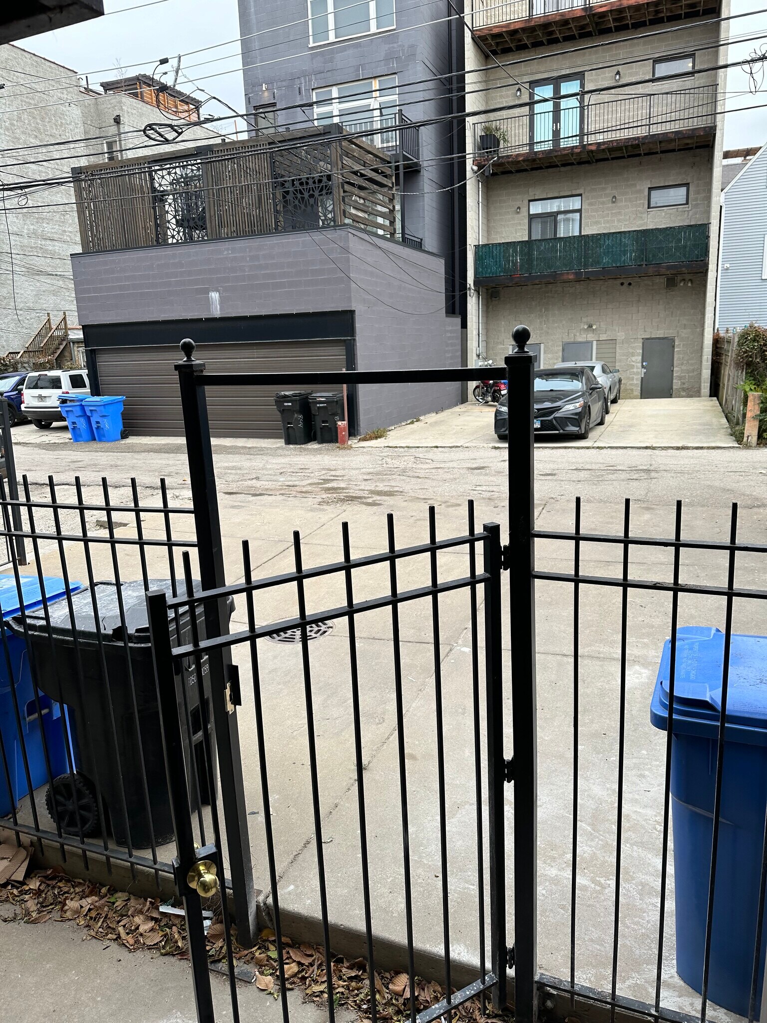 Parking pad - 843 N Mozart St