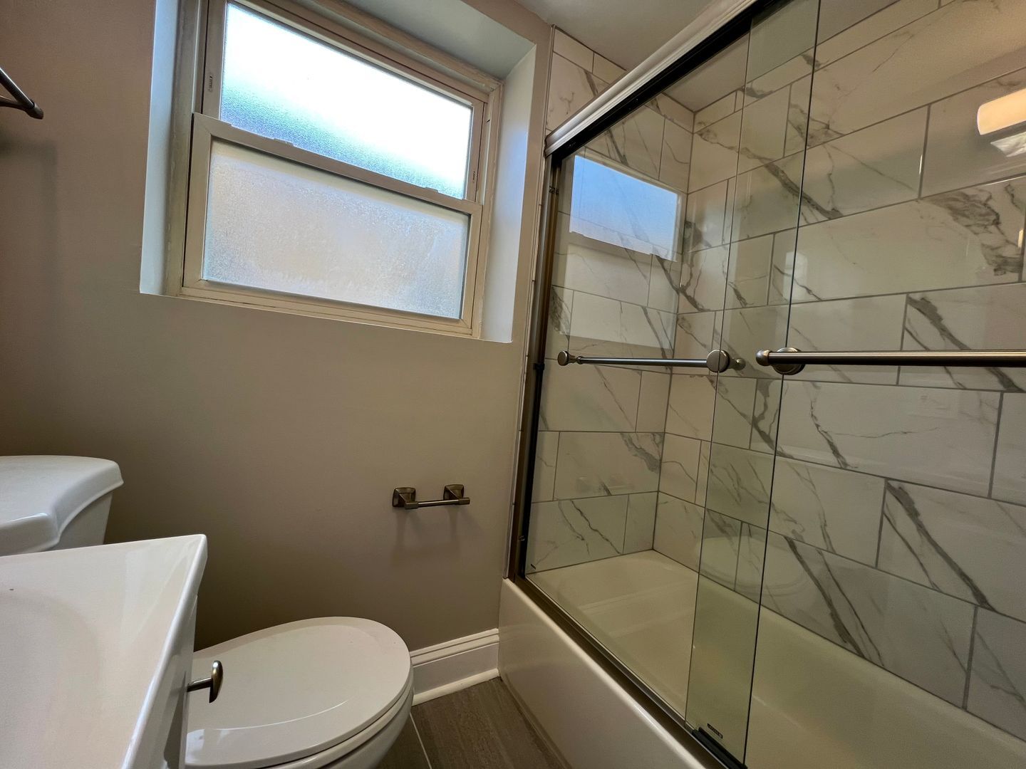 Building Photo - 6021 N Fairfield Ave