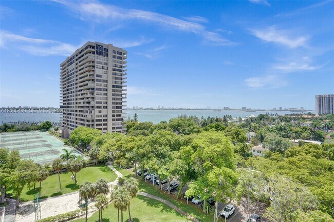 Building Photo - 11111 Biscayne Blvd
