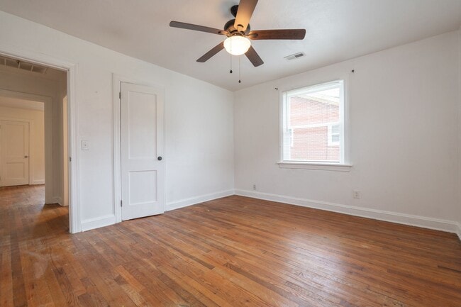 Building Photo - MOVE IN READY 3 Bedroom in Chesapeake!