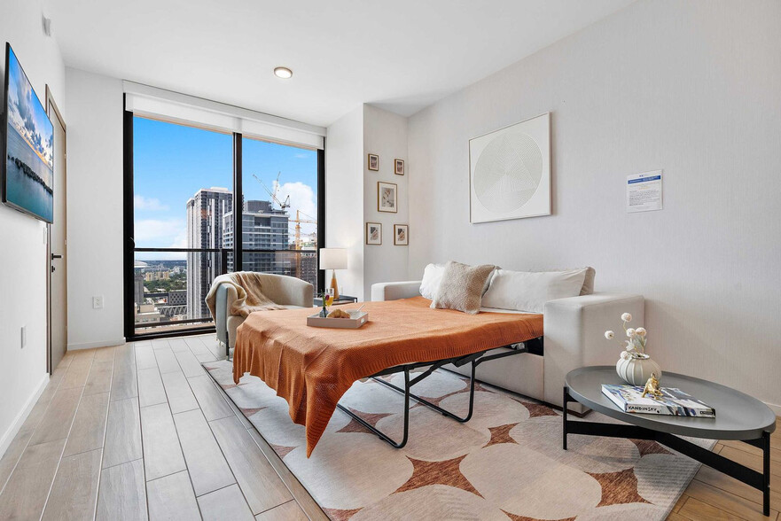 Building Photo - 398 NE 5th St