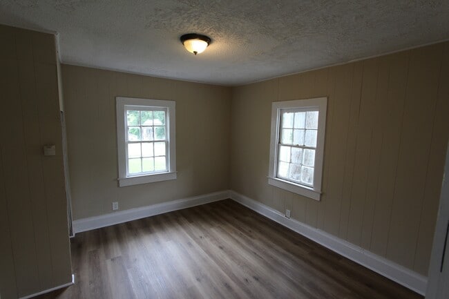 Building Photo - 247 Bynum Ave