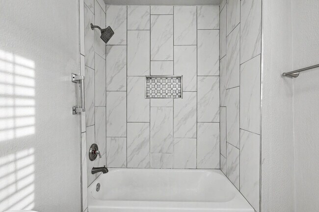 Building Photo - 537 SW 45th St
