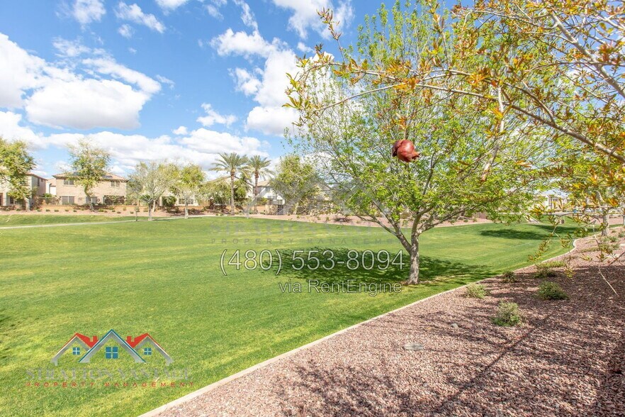 Building Photo - 2038 W Marconi Ave