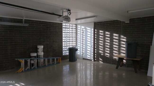 Building Photo - 11440 N 65th St