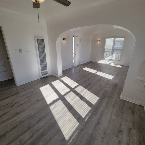 Building Photo - 1509 12th Ave