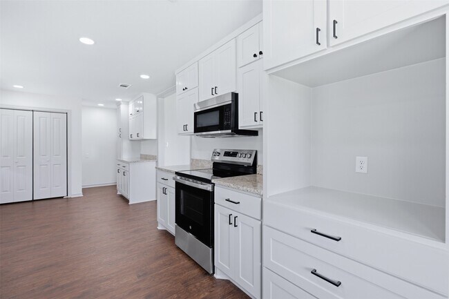 Building Photo - 32242 Sky Lakes Dr