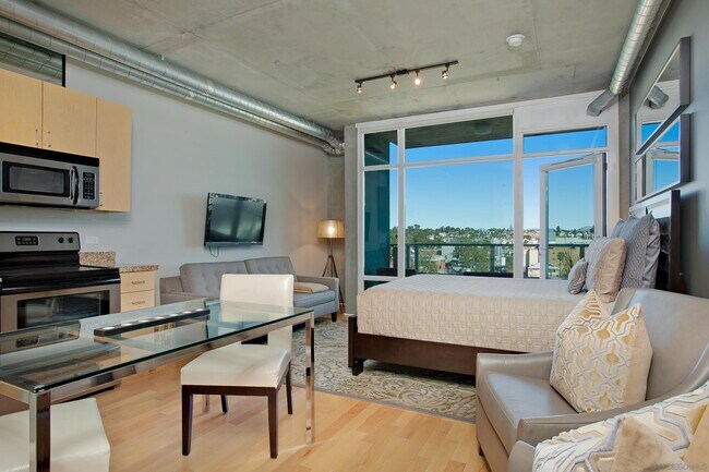 Building Photo - 1080 Park Blvd