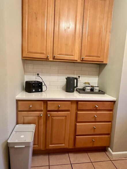 Building Photo - 7535 York Dr