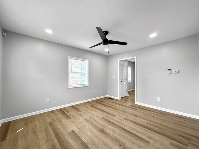 Building Photo - Charming 2 beds 1 baths in Columbus!