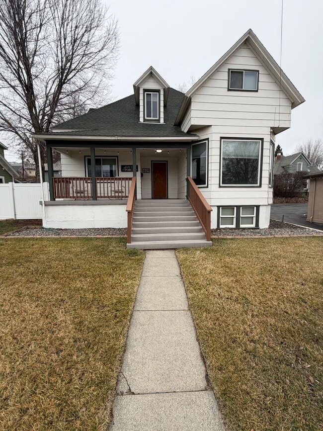 Building Photo - 5 bedroom house next to park