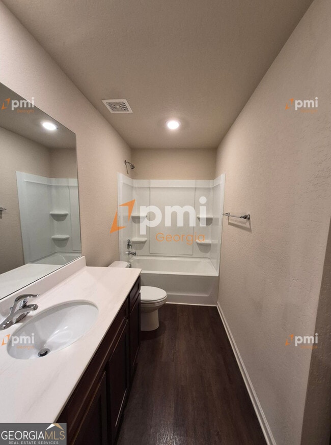 Building Photo - 533 Moline Wy