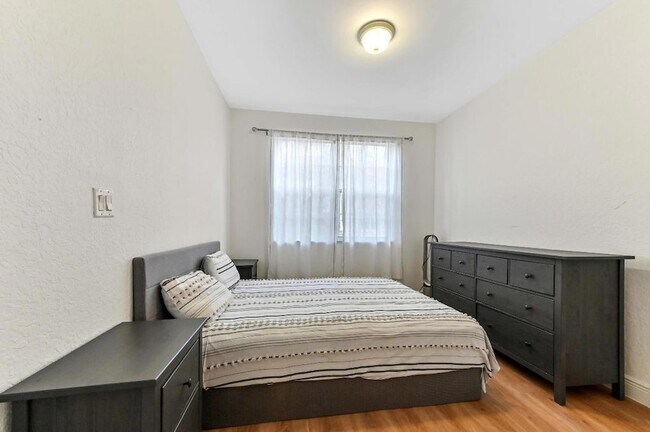 Building Photo - 1803 N Flagler Dr