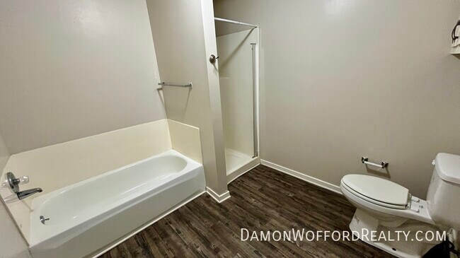 Building Photo - 308 Woodrun Dr