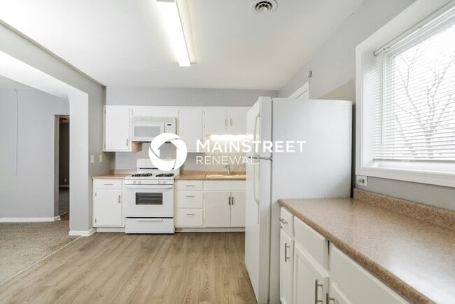 Building Photo - 3 Bedroom Pet-Friendly Home in ROELAND PAR...