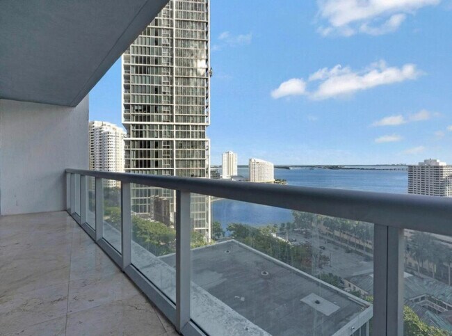 Building Photo - 481 Brickell Ave