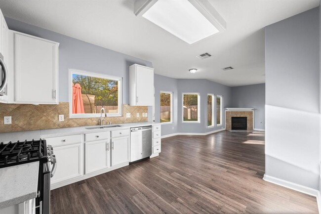 Building Photo - 29639 Turnbury Village Dr