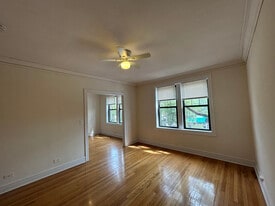 Building Photo - 338 Tudor Ct